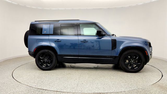 2021 Land Rover Defender 110 X-Dynamic HSE AWD w/ Head-Up Display & Cold Climate Pkg - 23035806 - 3