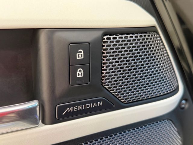 2021 Land Rover Defender 110 X-Dynamic SE AWD - 23061827 - 18