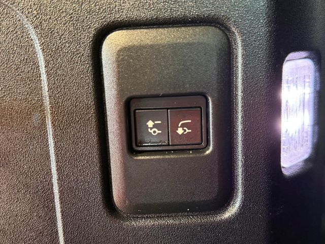 2021 Land Rover Defender 110 X-Dynamic SE AWD - 23061827 - 38