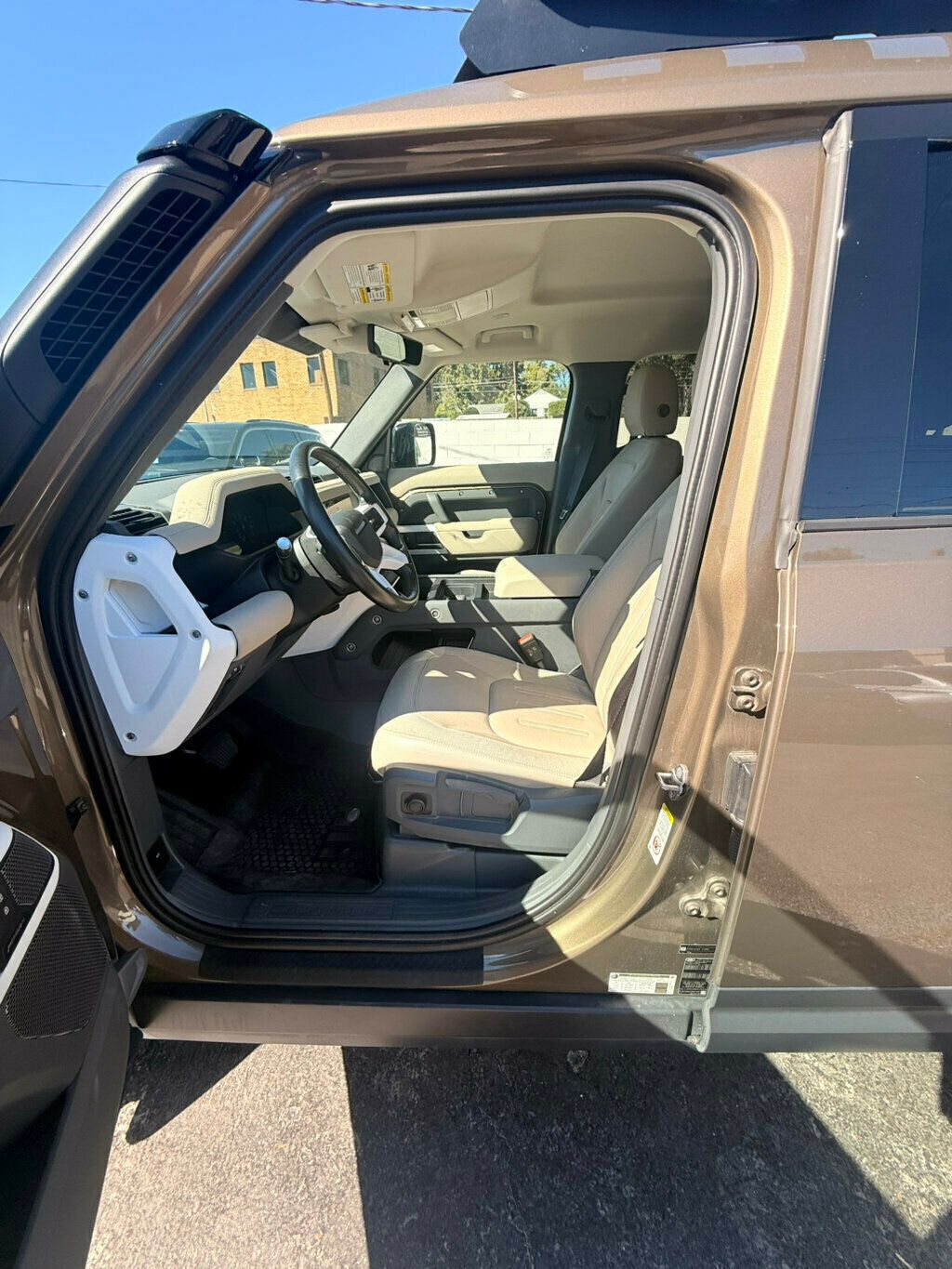 2021 Land Rover Defender LocalTrade/110-S/Off-RoadPkg/Comfort&ConveniencePkg/NAV - 22931454 - 9