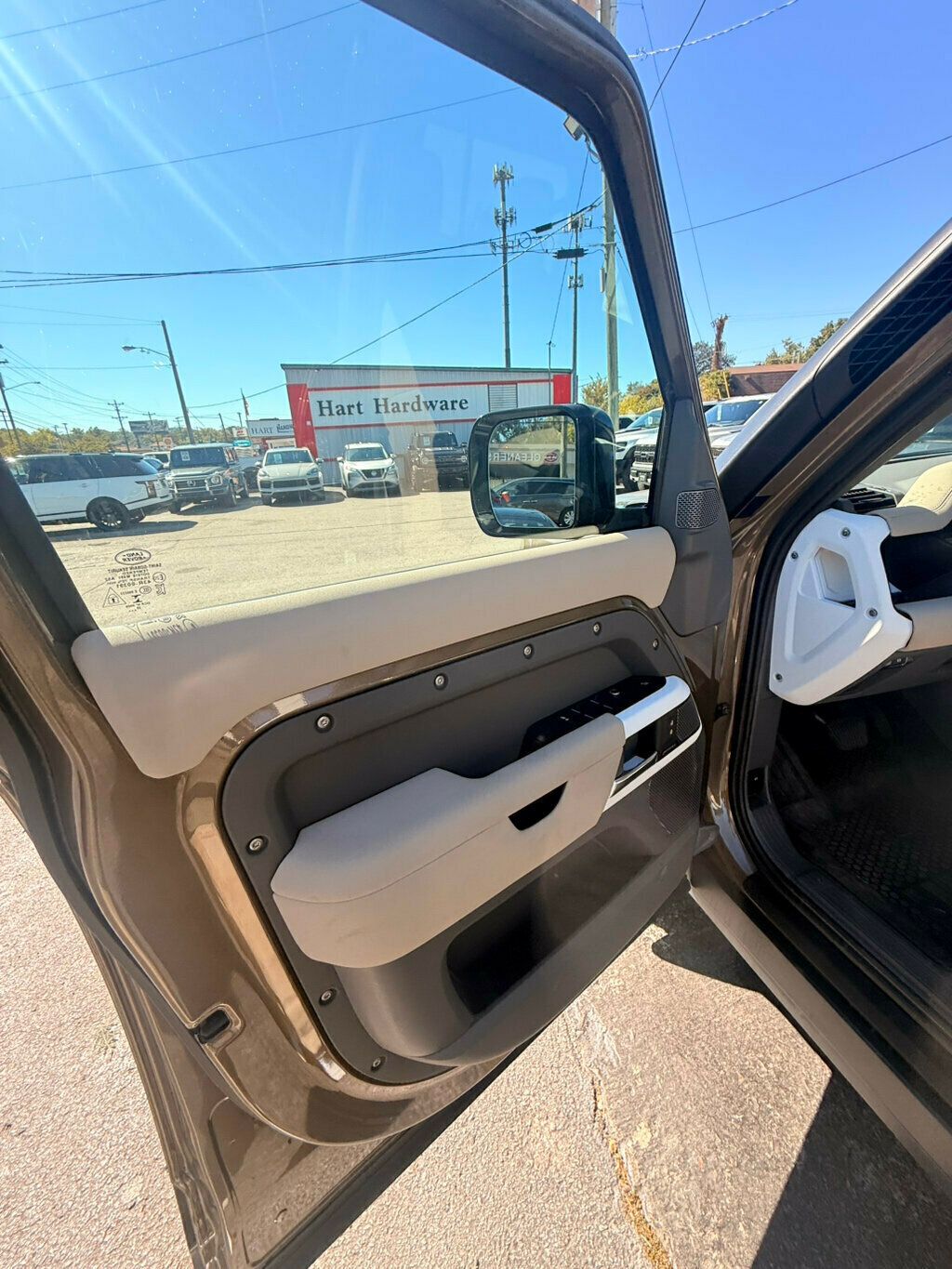 2021 Land Rover Defender LocalTrade/110-S/Off-RoadPkg/Comfort&ConveniencePkg/NAV - 22931454 - 10