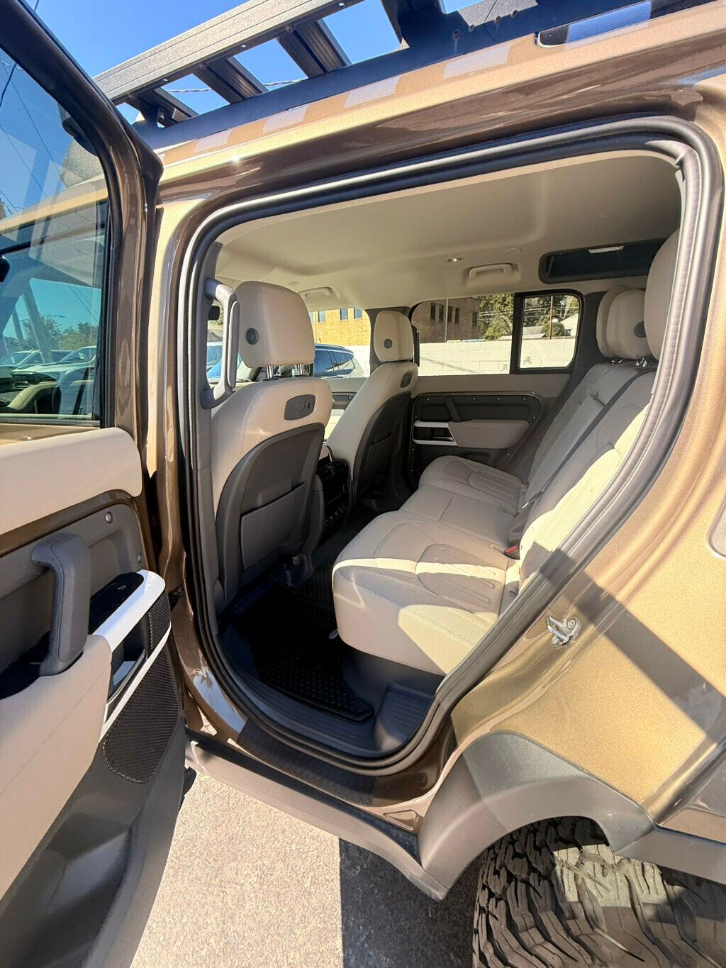 2021 Land Rover Defender LocalTrade/110-S/Off-RoadPkg/Comfort&ConveniencePkg/NAV - 22931454 - 11