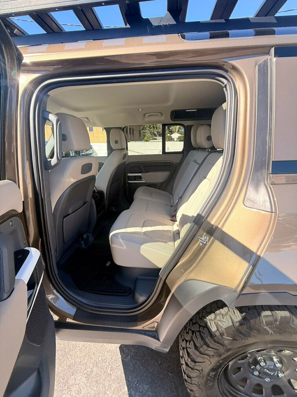 2021 Land Rover Defender LocalTrade/110-S/Off-RoadPkg/Comfort&ConveniencePkg/NAV - 22931454 - 12