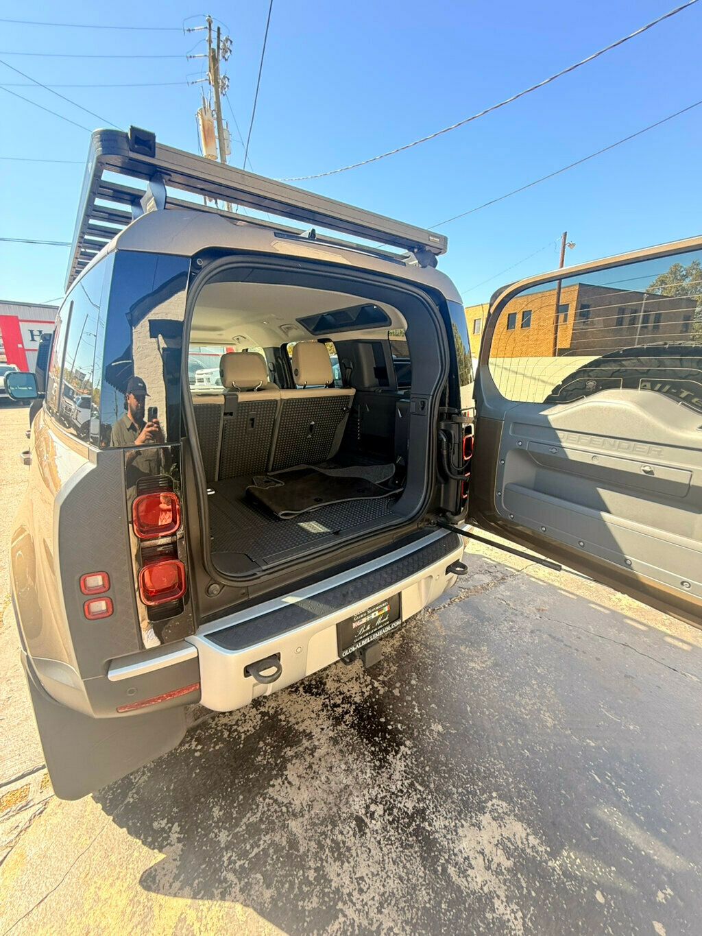 2021 Land Rover Defender LocalTrade/110-S/Off-RoadPkg/Comfort&ConveniencePkg/NAV - 22931454 - 14