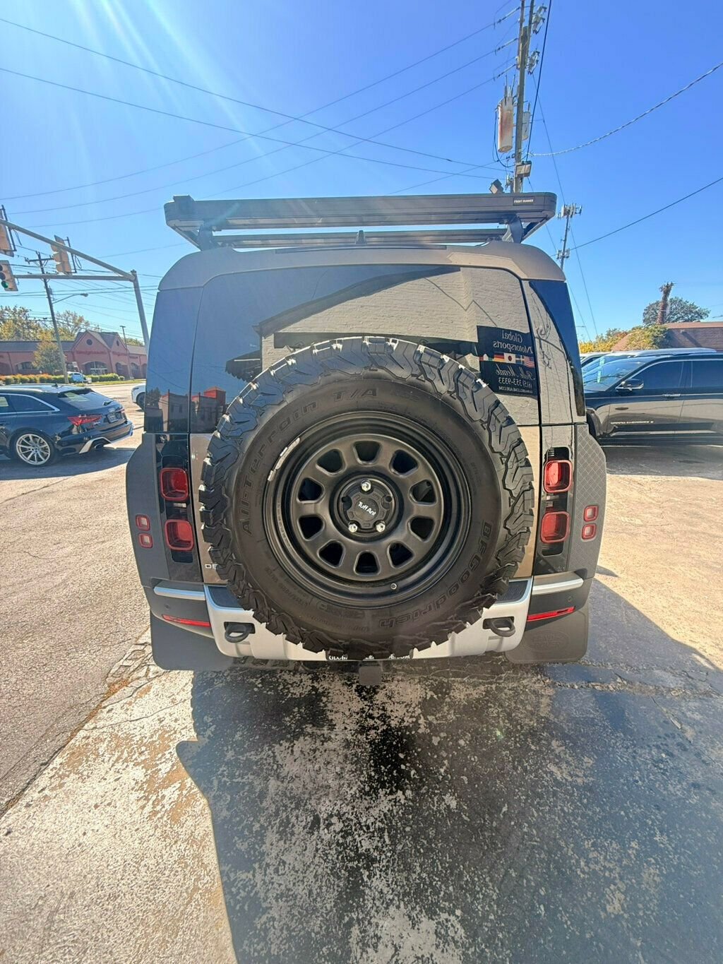 2021 Land Rover Defender LocalTrade/110-S/Off-RoadPkg/Comfort&ConveniencePkg/NAV - 22931454 - 3