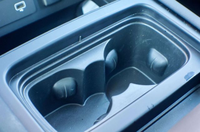 2021 Land Rover Defender LocalTrade/Defender-90/HeatedLeatherSeats/BlindSpotMonitor/NAV - 22963020 - 31