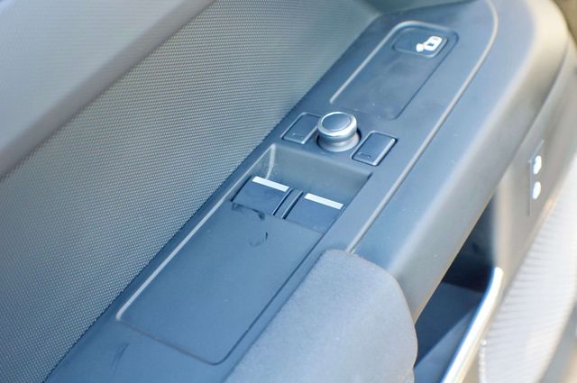 2021 Land Rover Defender LocalTrade/Defender-90/HeatedLeatherSeats/BlindSpotMonitor/NAV - 22963020 - 35