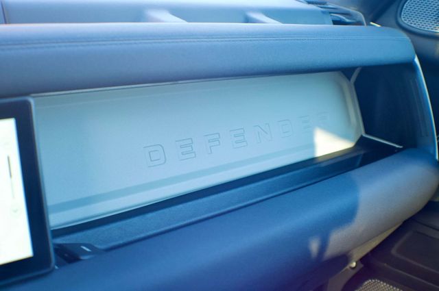 2021 Land Rover Defender LocalTrade/Defender-90/HeatedLeatherSeats/BlindSpotMonitor/NAV - 22963020 - 40