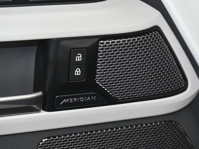 2021 Land Rover Defender 110 SE - 23020635 - 10