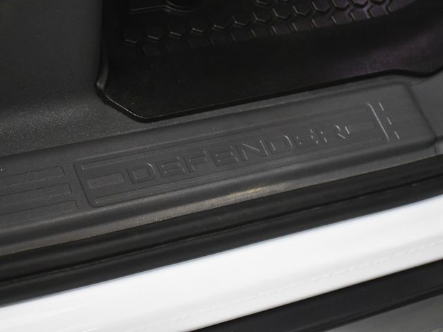 2021 Land Rover Defender 110 SE - 23020635 - 13
