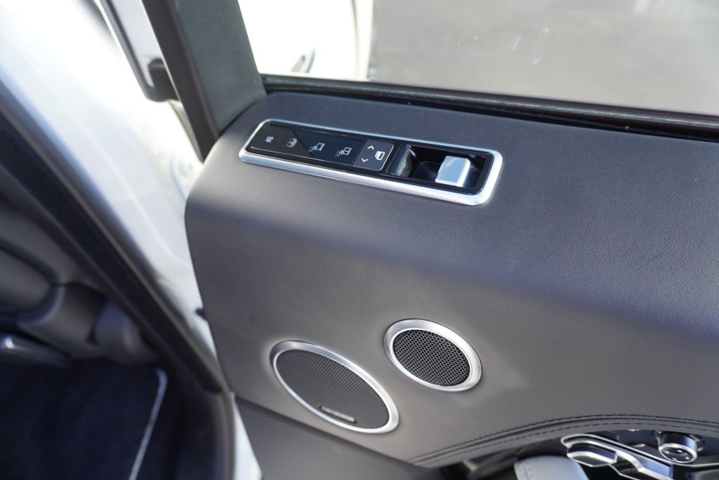 2021 Land Rover Range Rover SV AUTOBIOGRAPHY BLACK - 22976519 - 46