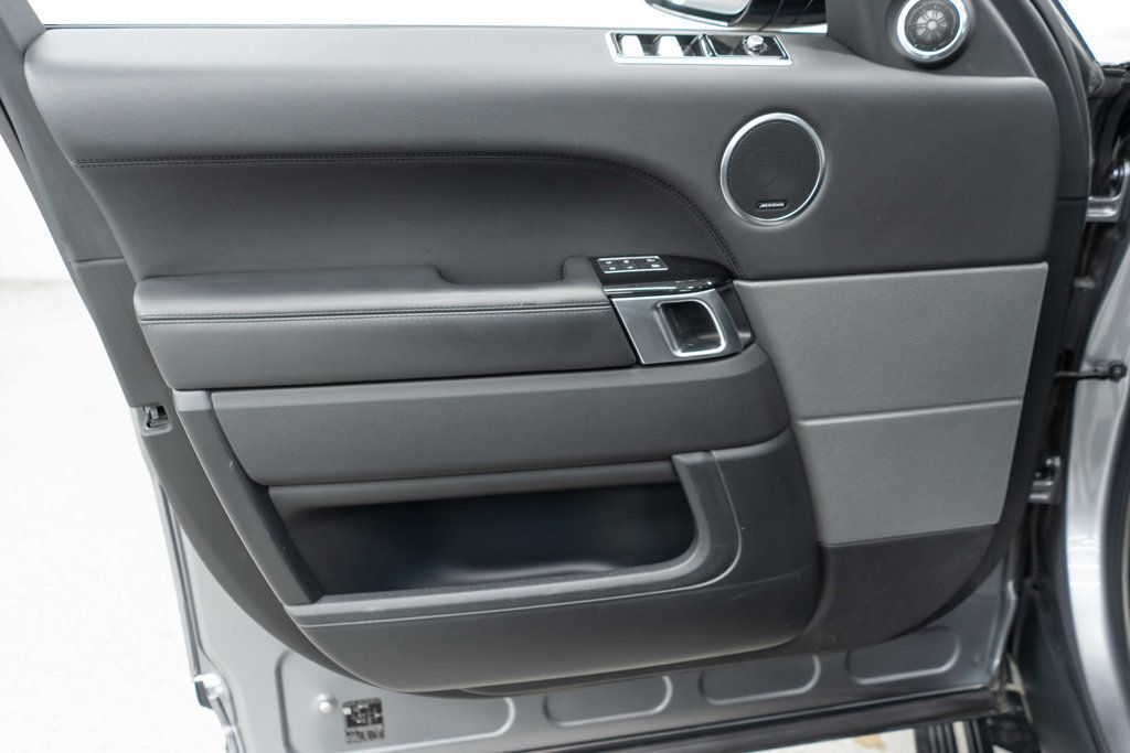 Land Rover Range Rover Sport photo 18