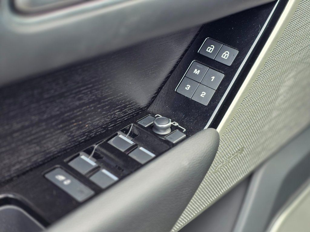 2021 Land Rover Range Rover Velar P250 R-Dynamic S - 22989494 - 23