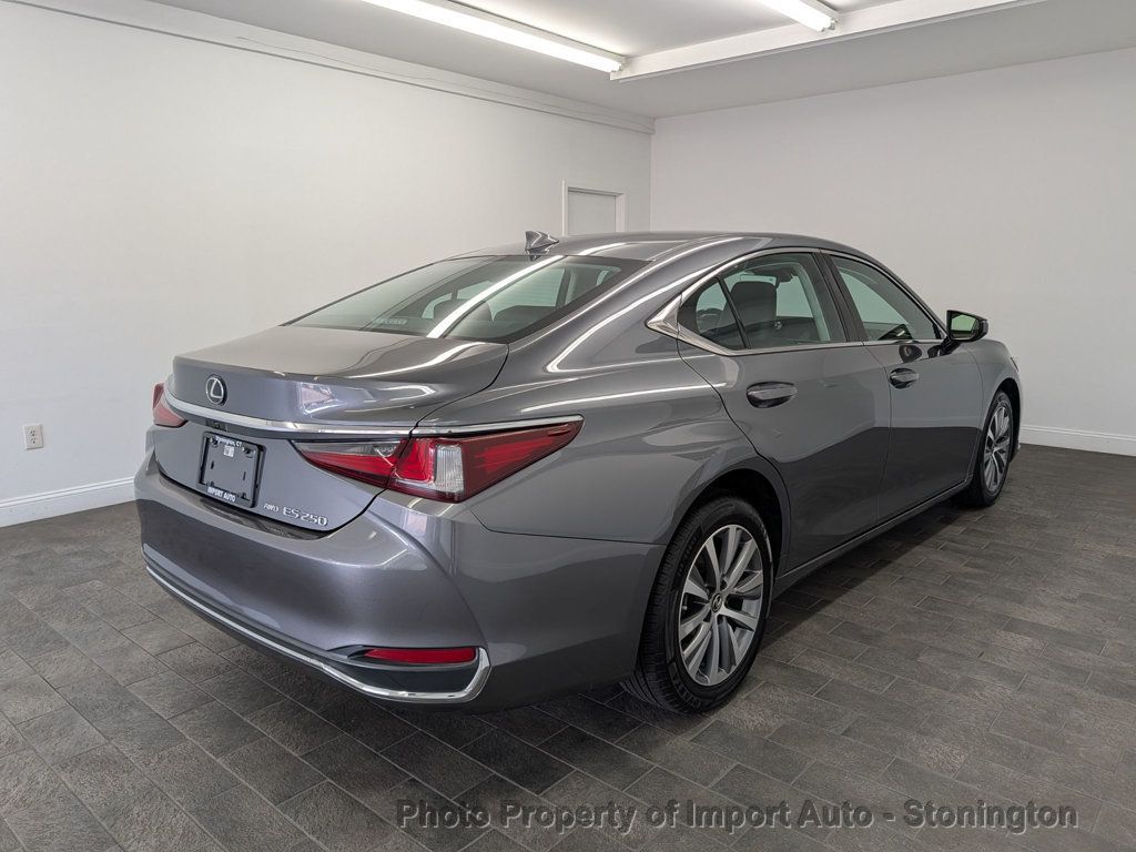2021 Lexus ES 250 AWD photo 8