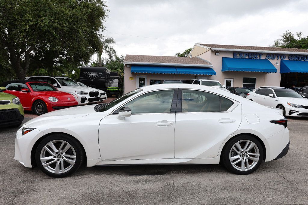 2021 Lexus IS 300 photo 2