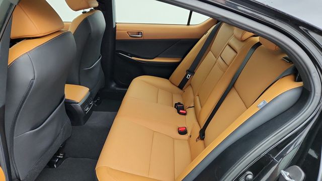 2021 Lexus IS IS 300 AWD with Comfort Package and Intuitive Park Assist - 22944162 - 21