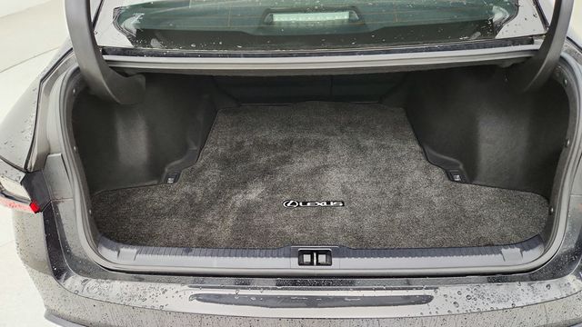 2021 Lexus IS IS 300 AWD with Comfort Package and Intuitive Park Assist - 22944162 - 22