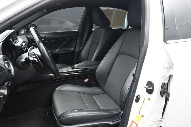 2021 Lexus IS