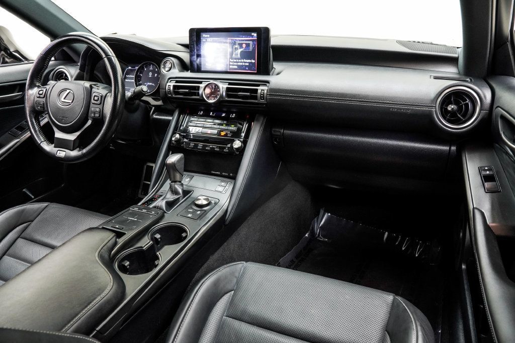 Lexus IS350 photo 22