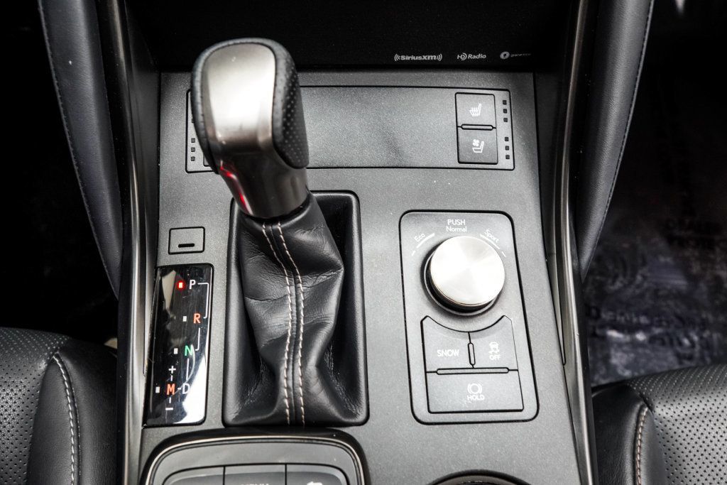 Lexus IS350 photo 26