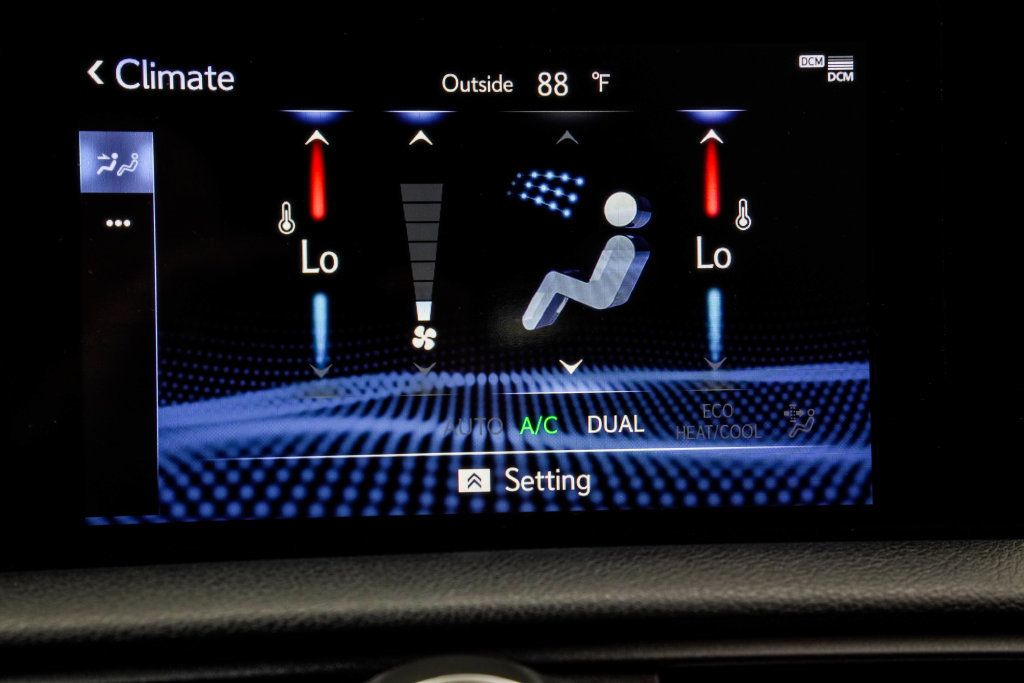 Lexus IS350 photo 33
