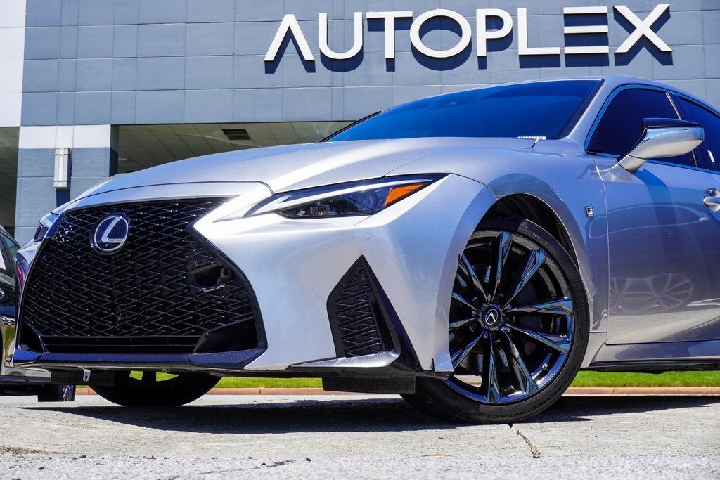 2021 Lexus IS 350 F SPORT photo 2