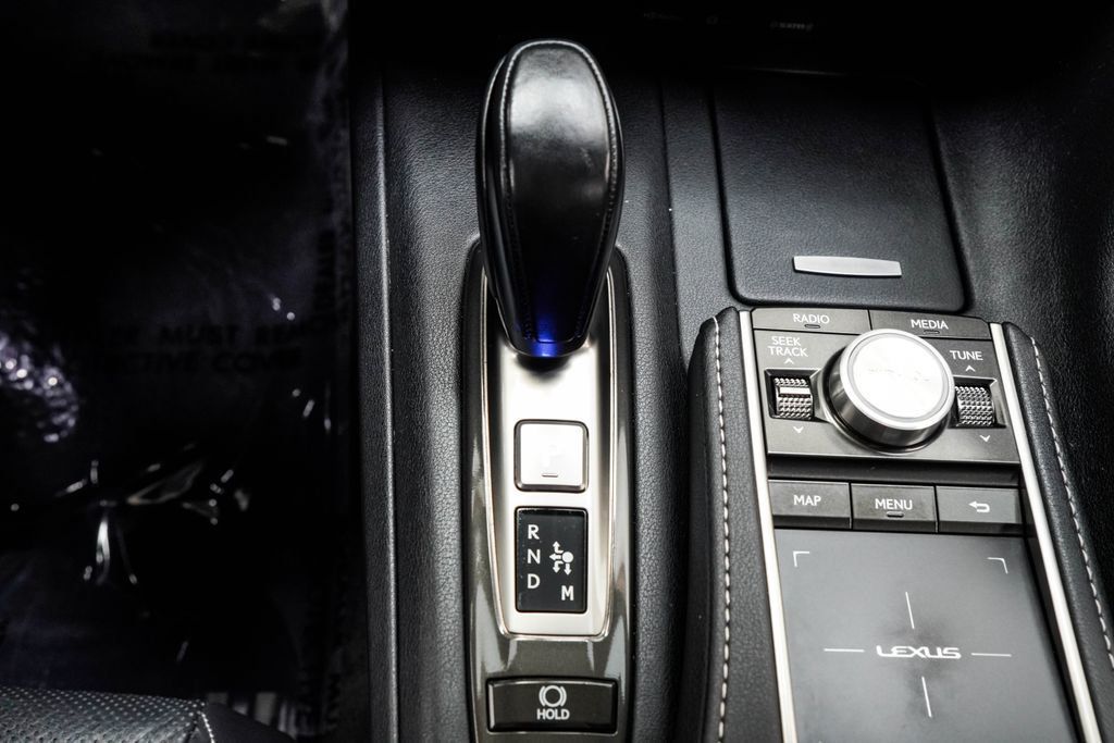 Lexus LC photo 21
