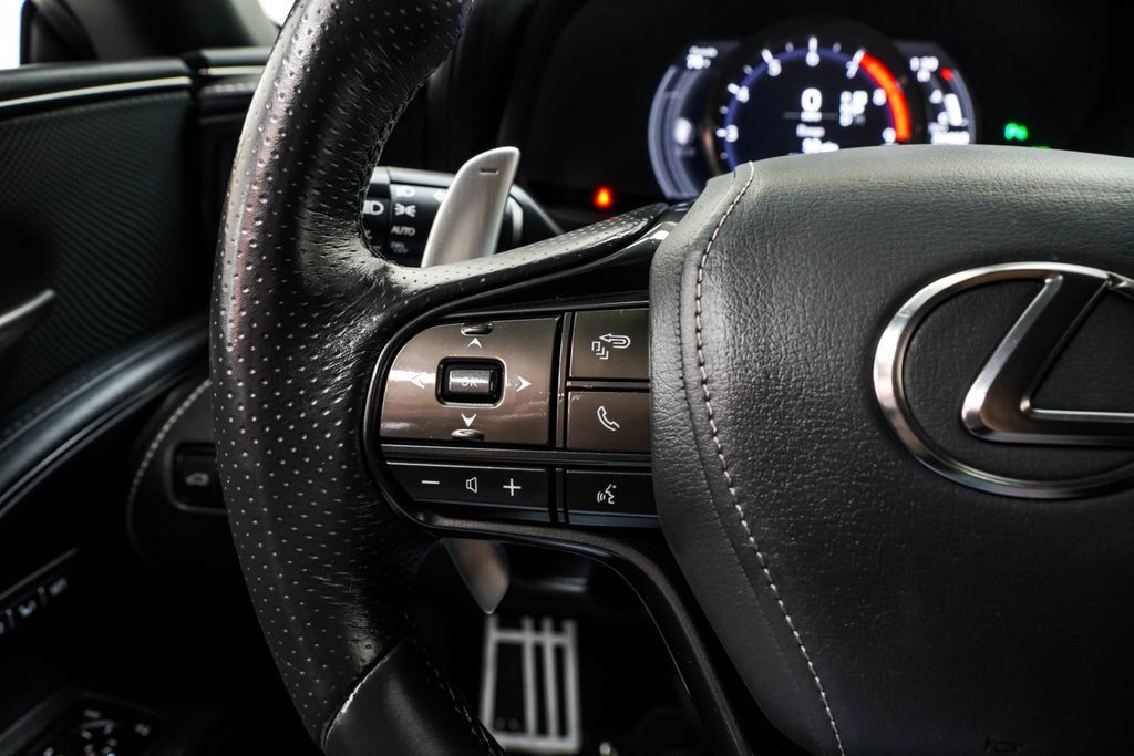 Lexus LC photo 35