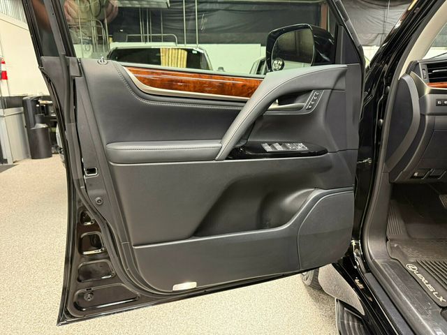 2021 Lexus LX LX570 Luxury Package, 1-Owner, Garage Kept, Only 33,000 Miles!! - 23044593 - 16
