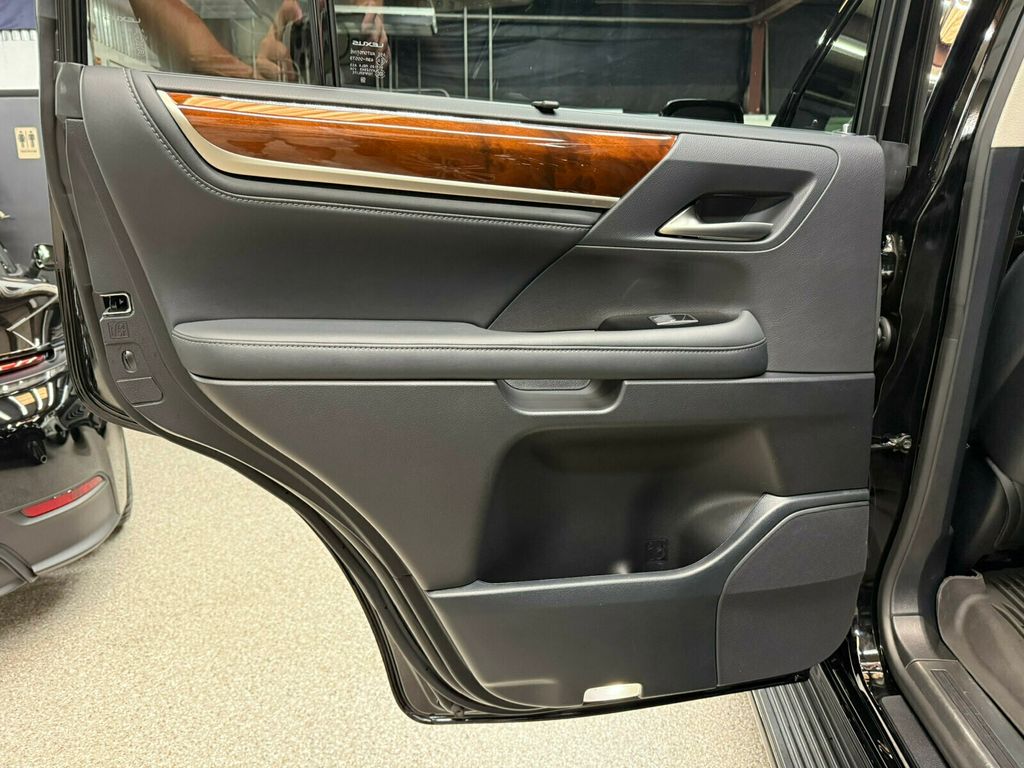 2021 Lexus LX LX570 Luxury Package, 1-Owner, Garage Kept, Only 33,000 Miles!! - 23044593 - 18