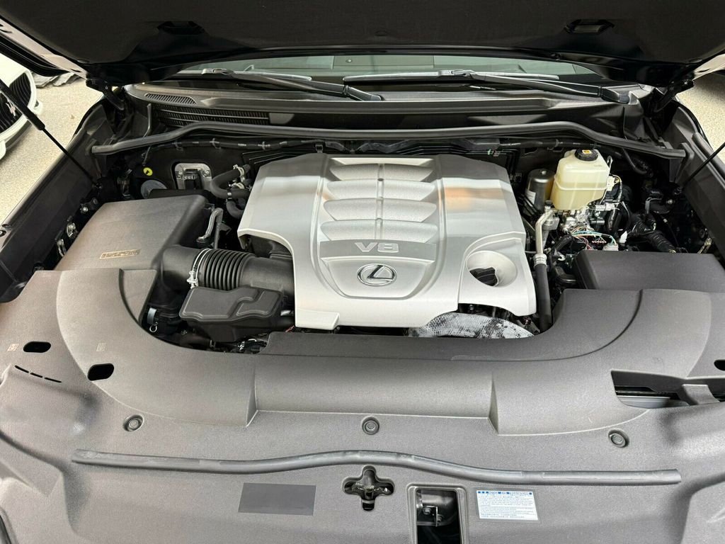 2021 Lexus LX LX570 Luxury Package, 1-Owner, Garage Kept, Only 33,000 Miles!! - 23044593 - 31