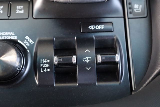 2021 Lexus LX LX 570 Three Row 4WD - 22995796 - 54