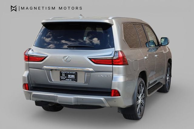 2021 Lexus LX LX 570 Three Row 4WD - 22995796 - 6