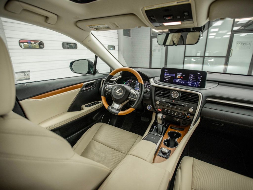 2021 Lexus RX 450h AWD photo 16