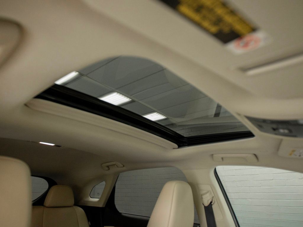 2021 Lexus RX 450h AWD photo 25