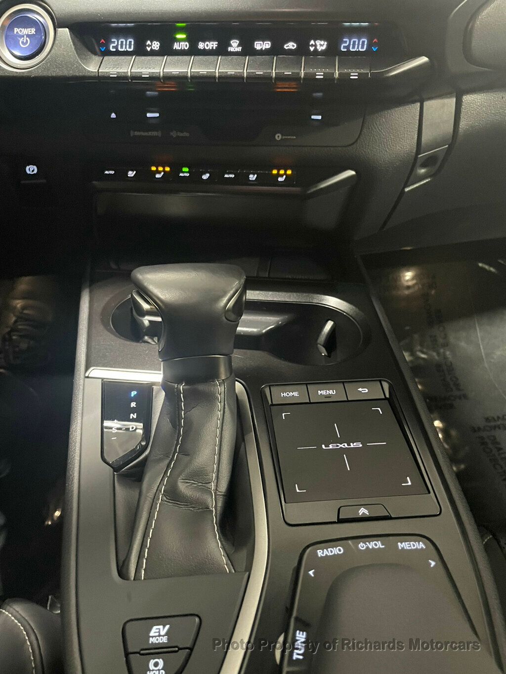 2021 Lexus UX UX 250h AWD - 22398232 - 18