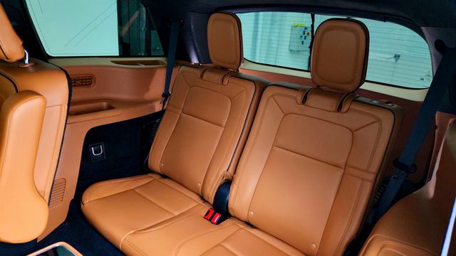 2021 Lincoln Aviator Black Label Grand Touring AWD with Turbo 3.0L V6 Hybrid Engine - 22980402 - 19