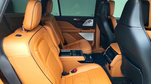 2021 Lincoln Aviator Black Label Grand Touring AWD with Turbo 3.0L V6 Hybrid Engine - 22980402 - 21