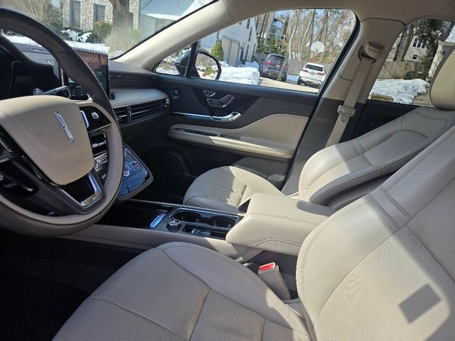 2021 Lincoln Corsair Reserve AWD - 22989765 - 9