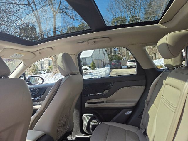 2021 Lincoln Corsair Reserve AWD - 22989765 - 12