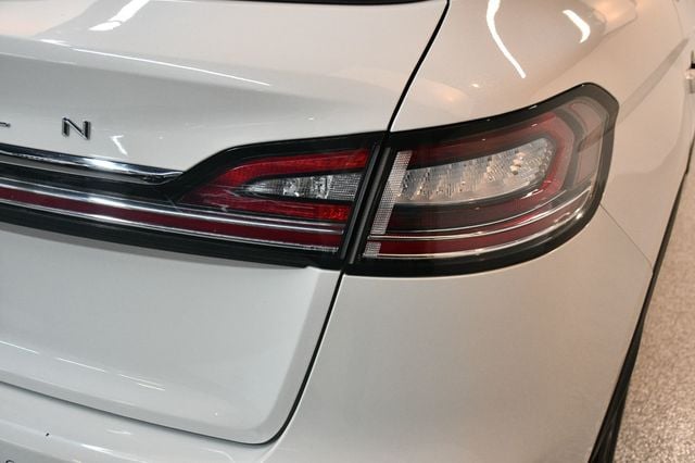 2021 Lincoln Nautilus Reserve AWD - 22986922 - 14