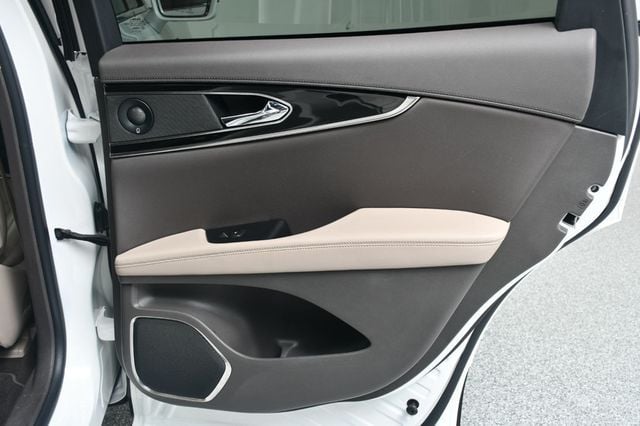 2021 Lincoln Nautilus Reserve AWD - 22986922 - 25