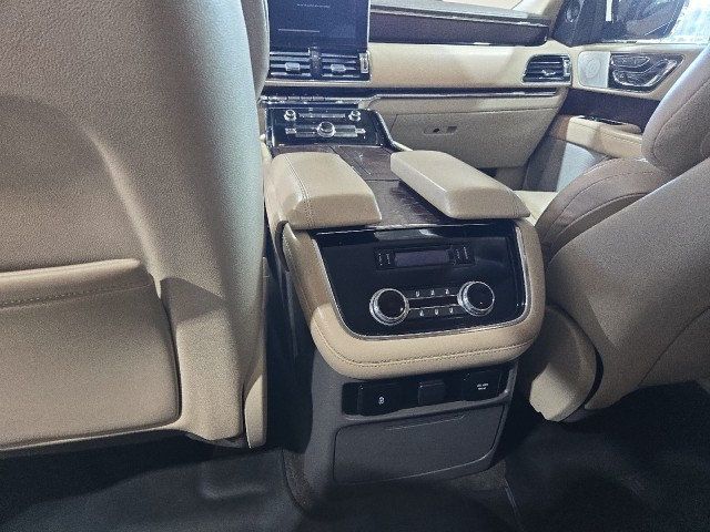 2021 Lincoln Navigator L Reserve 4x4 - 22951753 - 17