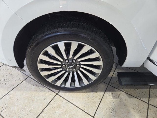 2021 Lincoln Navigator L Reserve 4x4 - 22951753 - 24