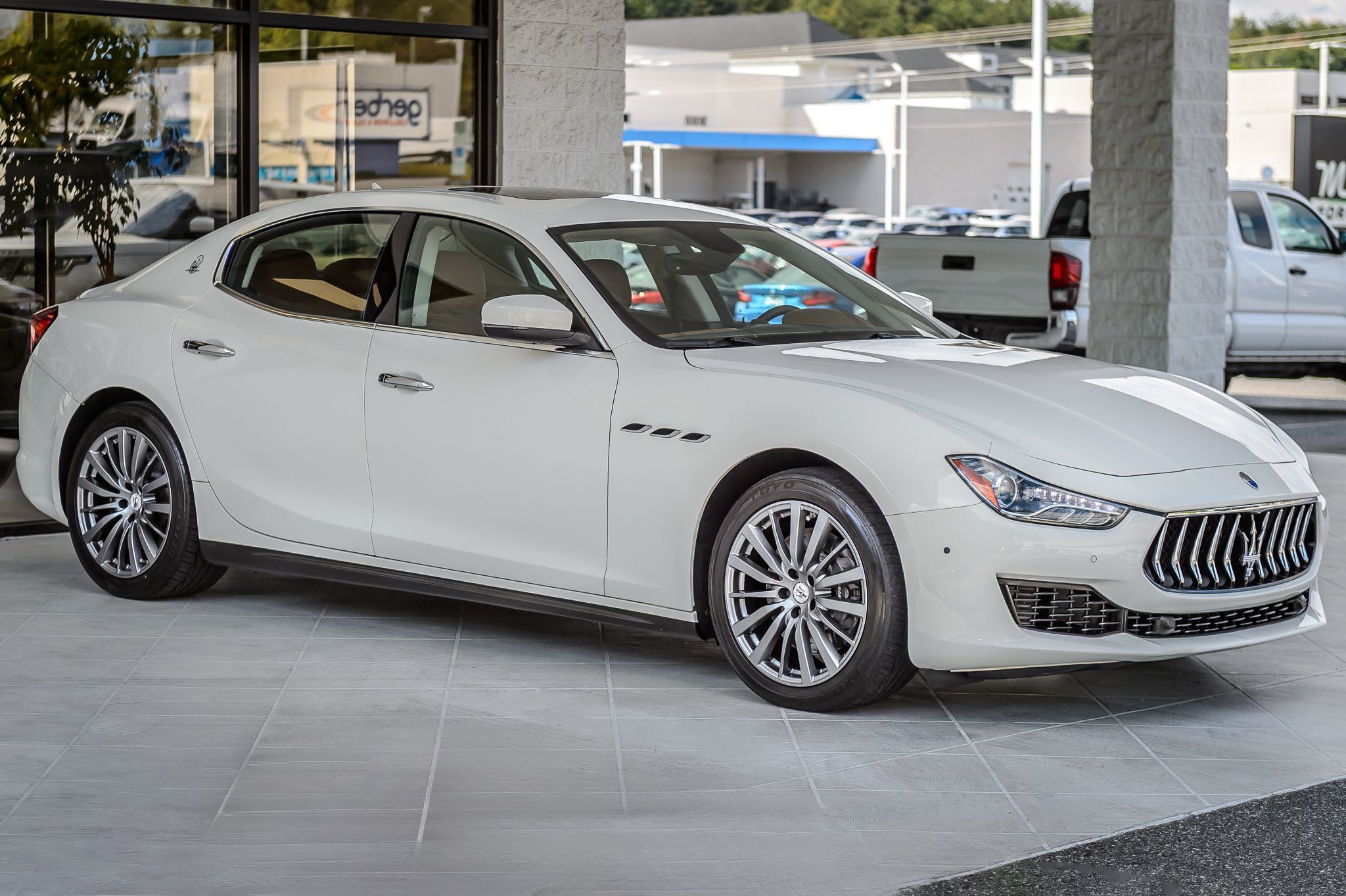 2021 Maserati Ghibli S photo 4
