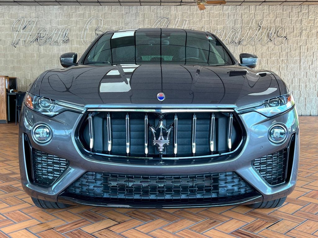 2021 Maserati Levante GT photo 2