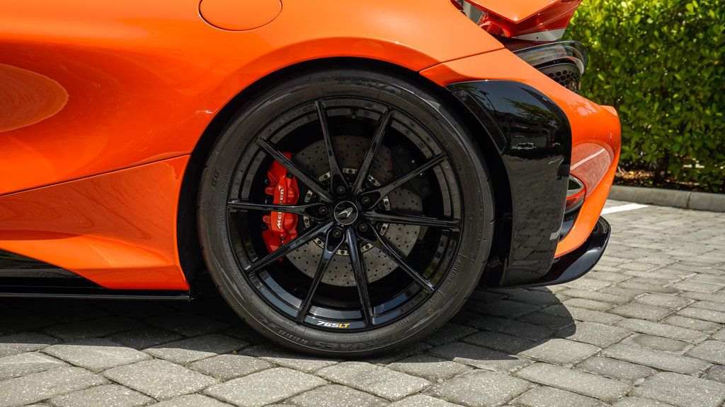 2021 Mclaren 765LT photo 24