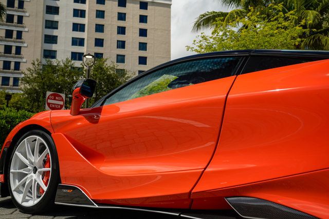 2021 McLaren 765LT Coupe - 22928317 - 18