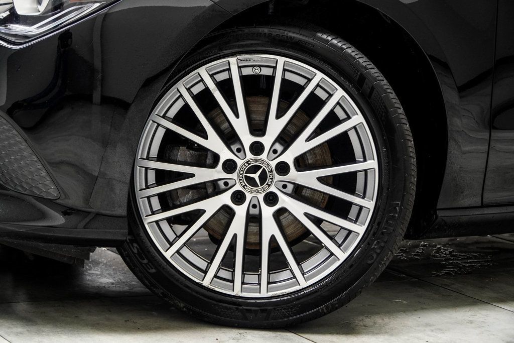 2021 Mercedes Benz CLA 250 4MATIC photo 3