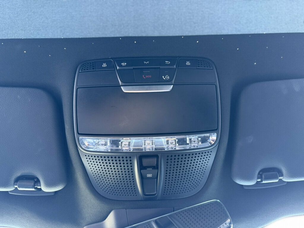 Mercedes-Benz AMG C 43 photo 21